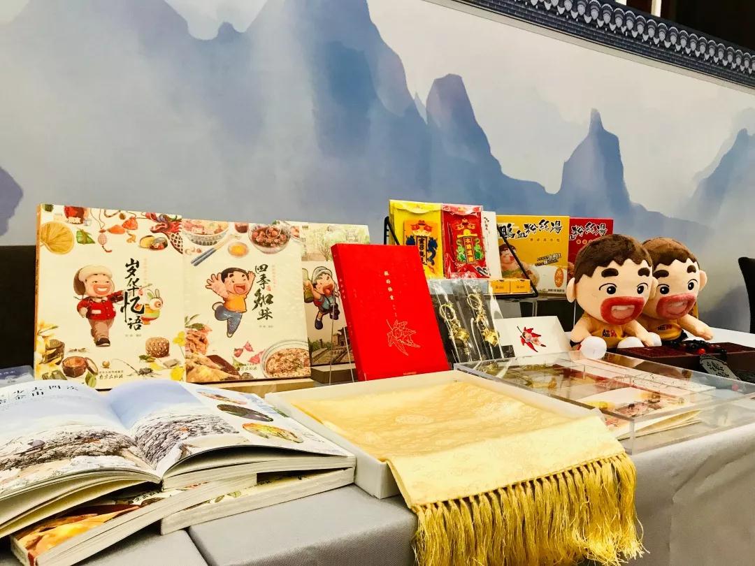 阿槑周边